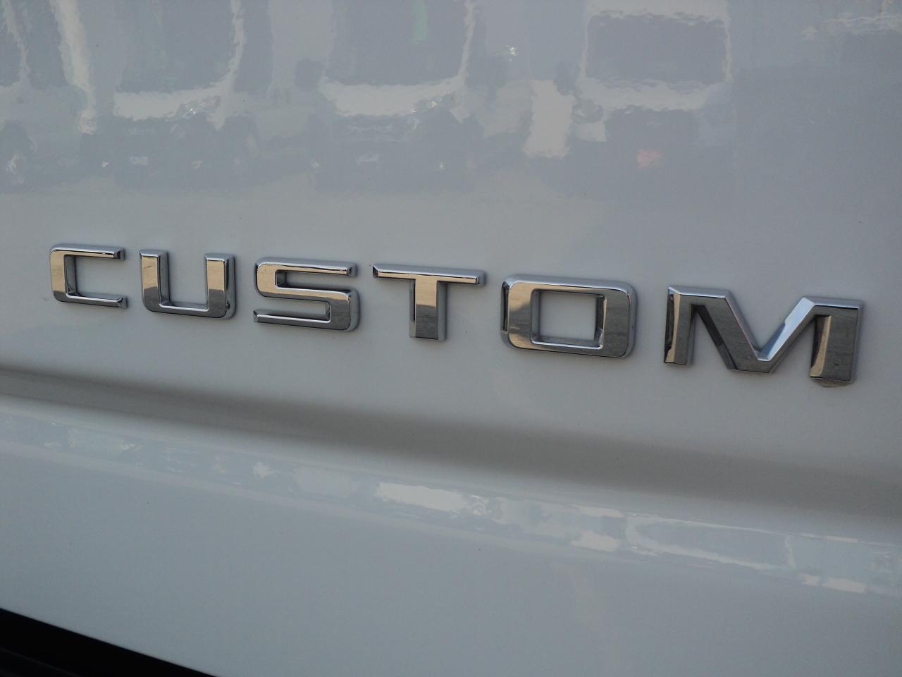 2024 Chevrolet Silverado 2500 Custom CrewCab4WD 6.6L8cylDuramaxDiesel 6'10"Box - Photo #21