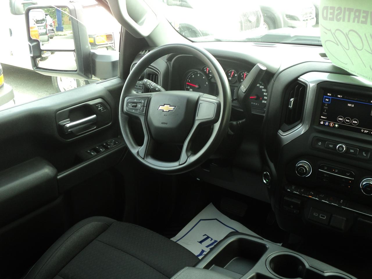 2024 Chevrolet Silverado 2500 Custom CrewCab4WD 6.6L8cylDuramaxDiesel 6'10"Box - Photo #15