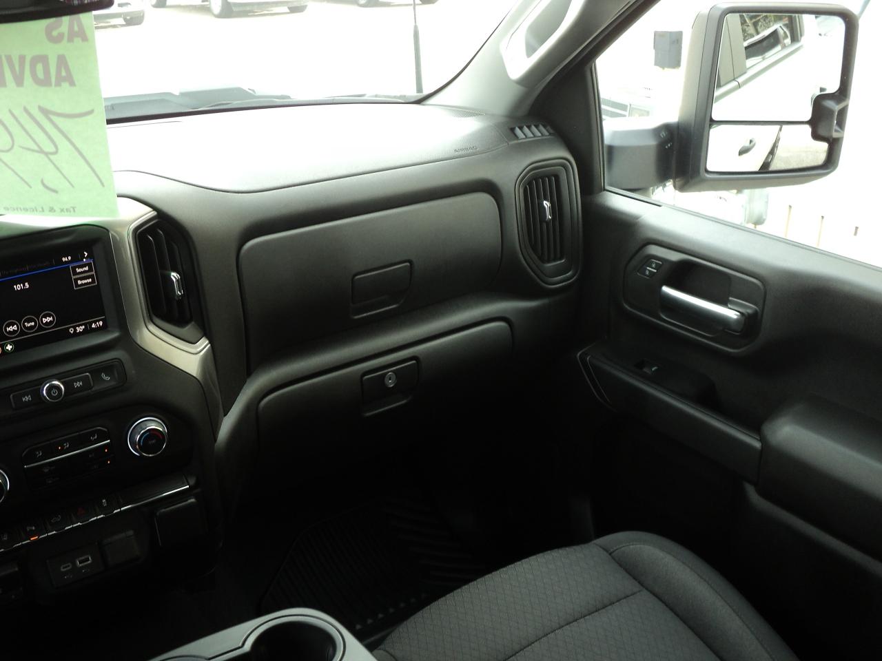 2024 Chevrolet Silverado 2500 Custom CrewCab4WD 6.6L8cylDuramaxDiesel 6'10"Box - Photo #17