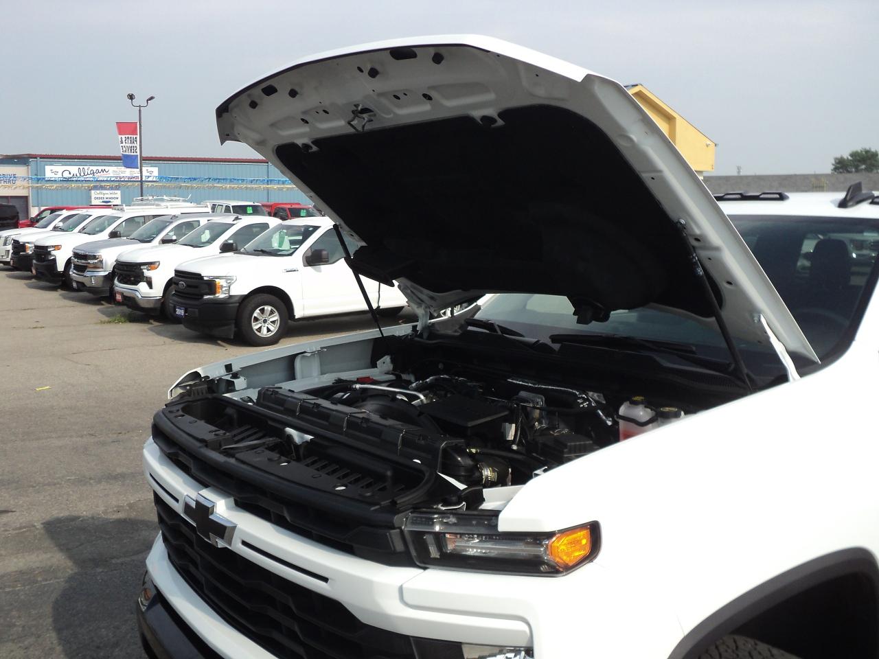 2024 Chevrolet Silverado 2500 Custom CrewCab4WD 6.6L8cylDuramaxDiesel 6'10"Box - Photo #33