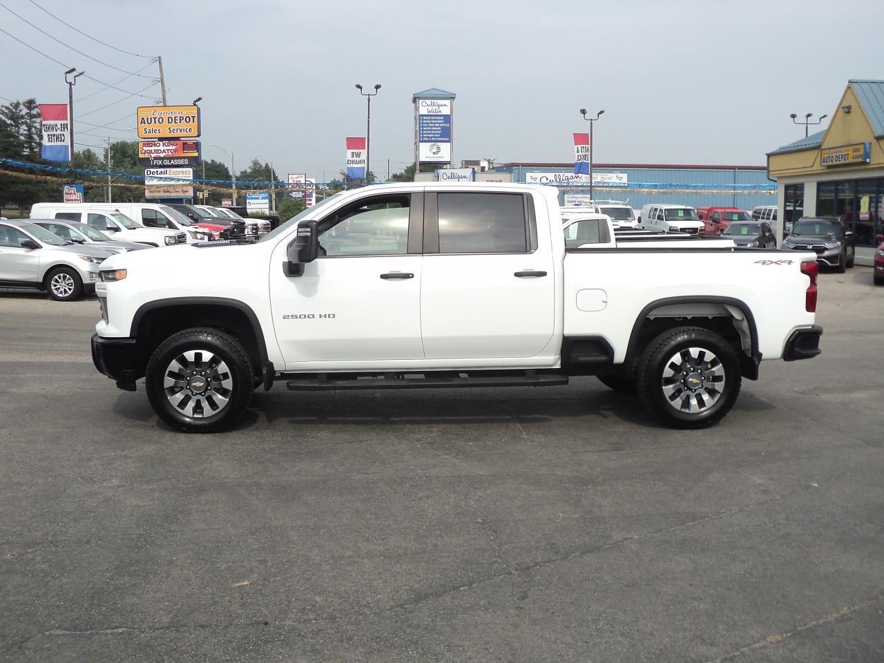 2024 Chevrolet Silverado 2500 Custom CrewCab4WD 6.6L8cylDuramaxDiesel 6'10"Box - Photo #6