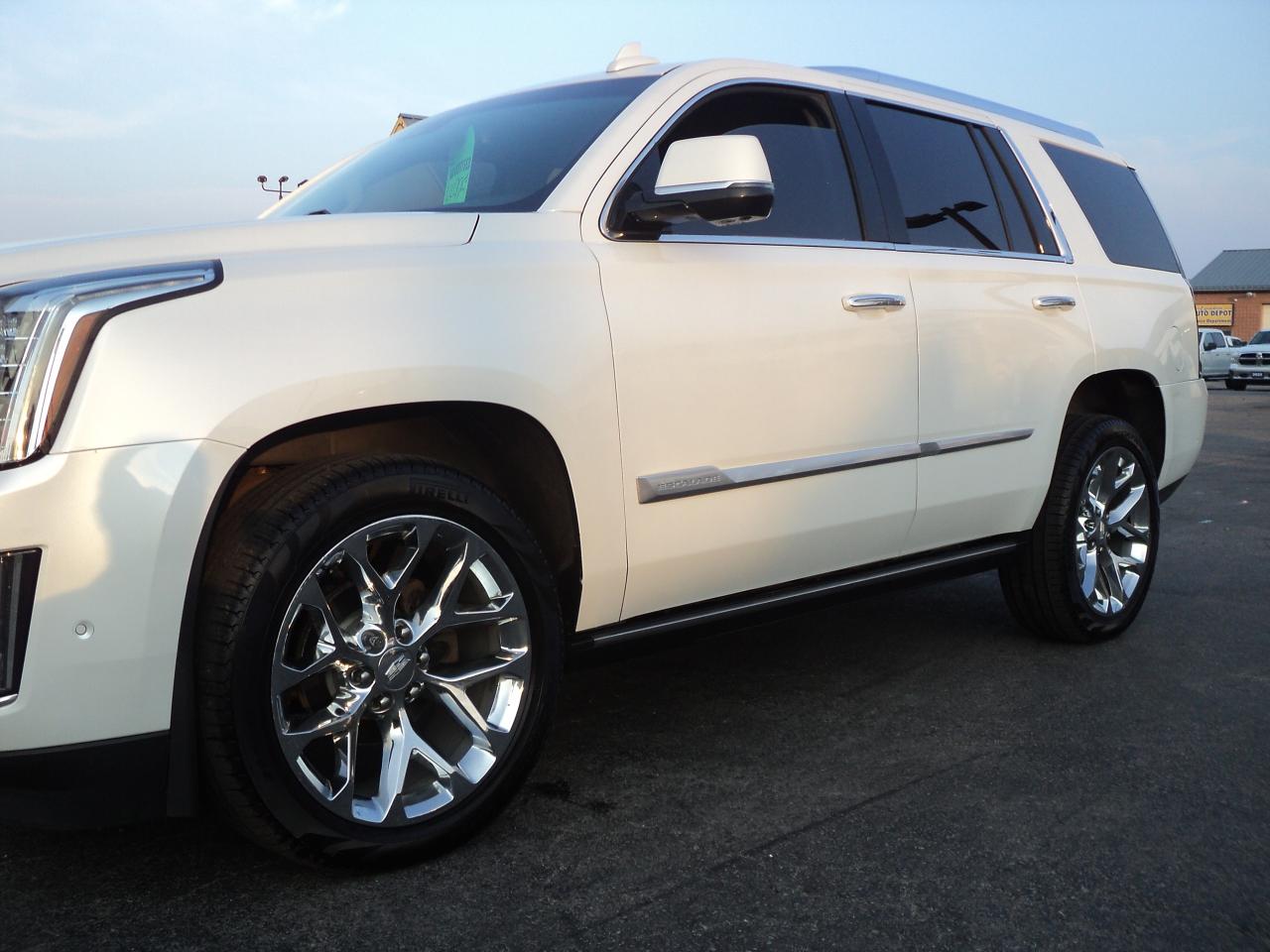 2018 Cadillac Escalade Premium Luxury 4WD 6.2L8cyl 7SeaterRoofNavLeather - Photo #23
