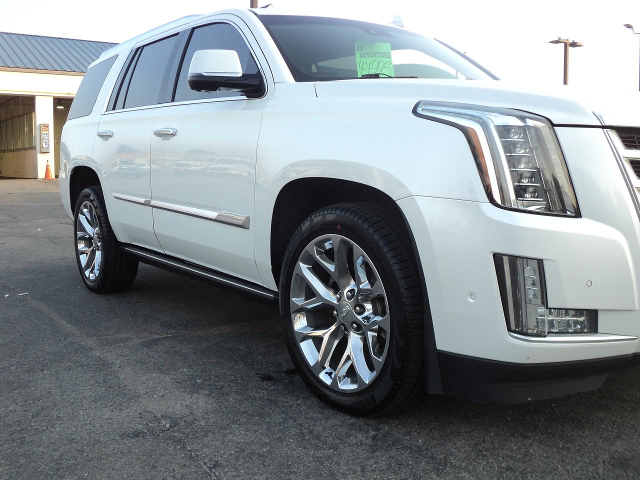 2018 Cadillac Escalade Premium Luxury 4WD 6.2L8cyl 7SeaterRoofNavLeather - Photo #22