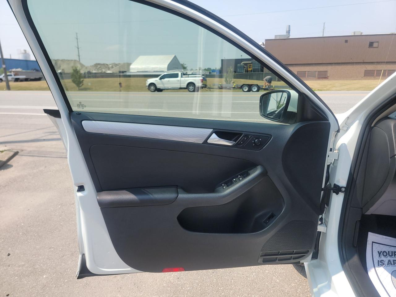 2016 Volkswagen Jetta Trendline - Photo #12