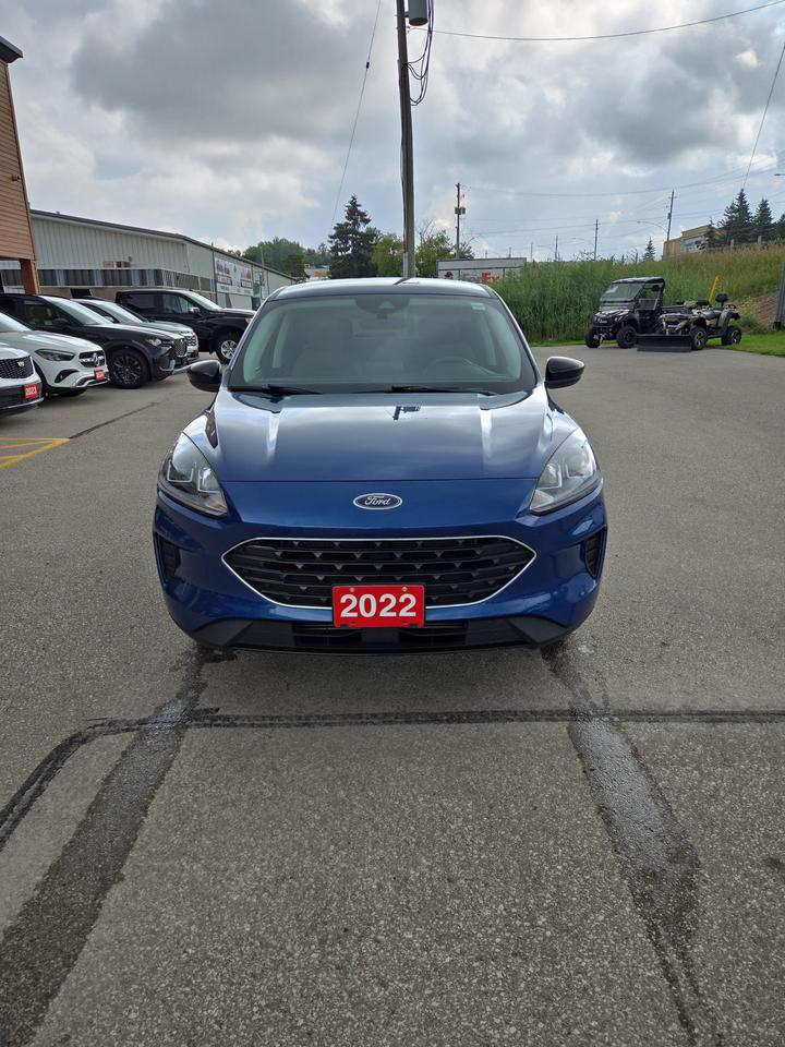 2022 Ford Escape SE Photo1