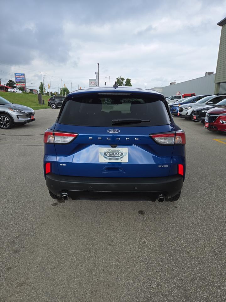 2022 Ford Escape SE Photo3