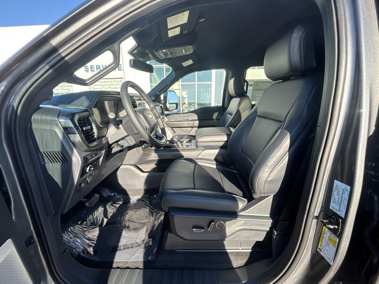 2025 Ford F-150 Lariat 4WD SuperCrew 5.5' Box Photo5