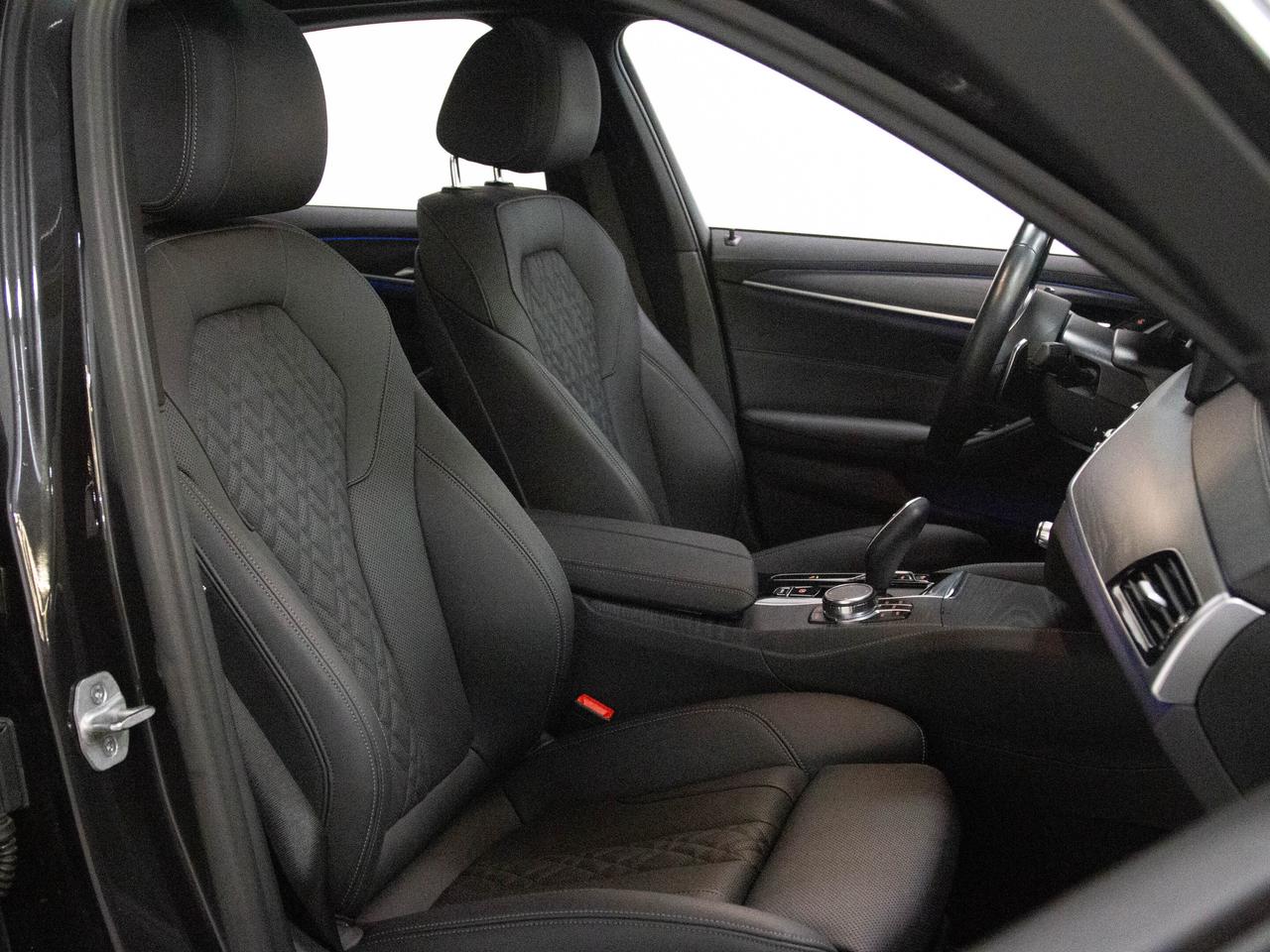 2023 BMW 5 Series 530I | M SPORT | DIAMOND STITCH | 20"RIM | HEATED Photo