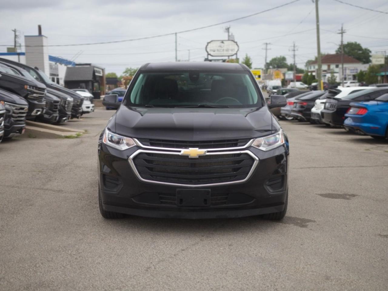 2021 Chevrolet Traverse LS  **8 PASSENGER** Photo4