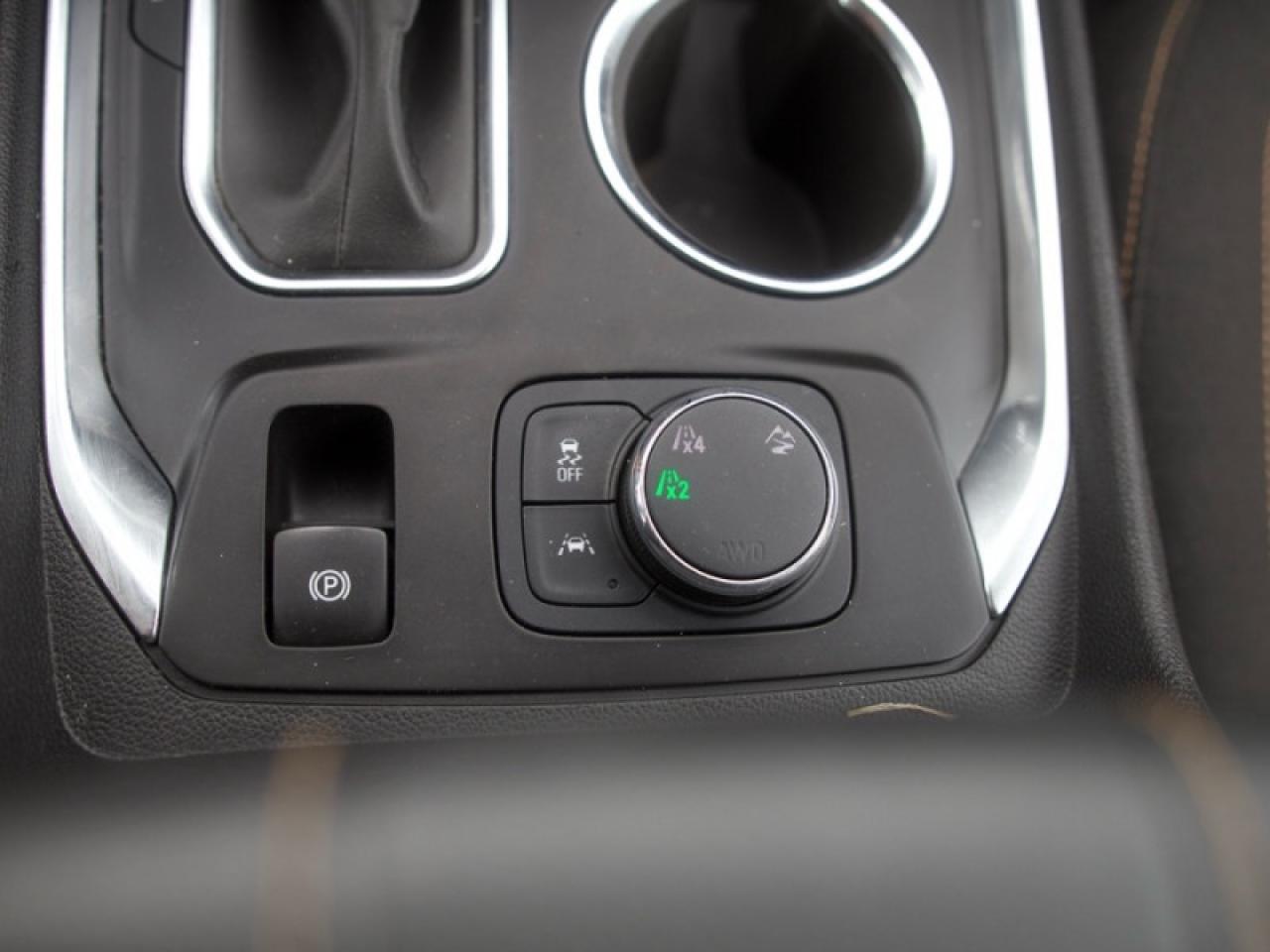 2021 Chevrolet Traverse LS  **8 PASSENGER** Photo