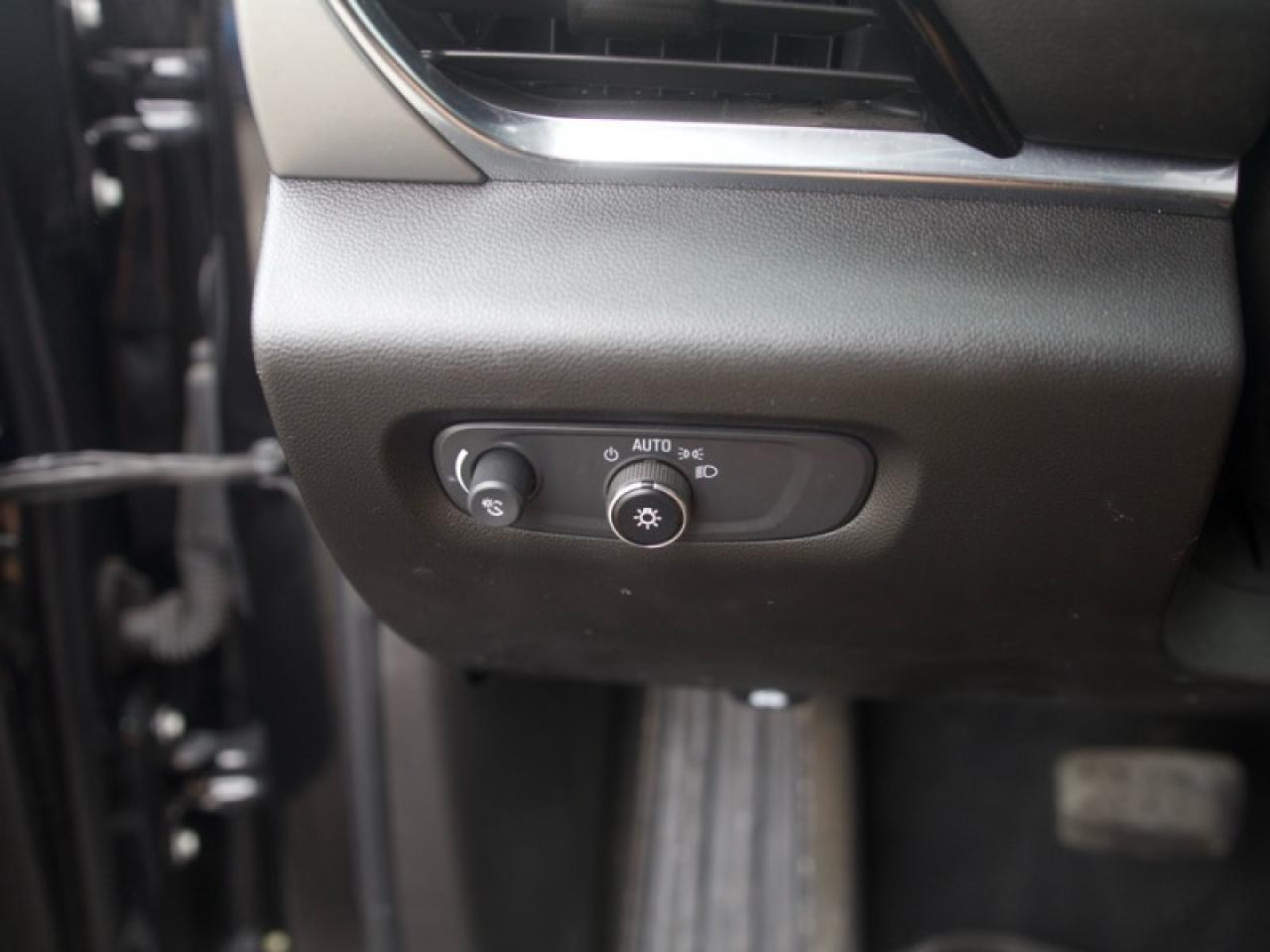 2021 Chevrolet Traverse LS  **8 PASSENGER** Photo