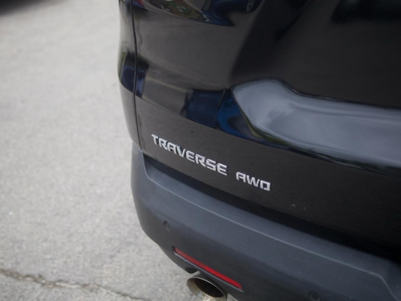 2021 Chevrolet Traverse LS  **8 PASSENGER** Photo