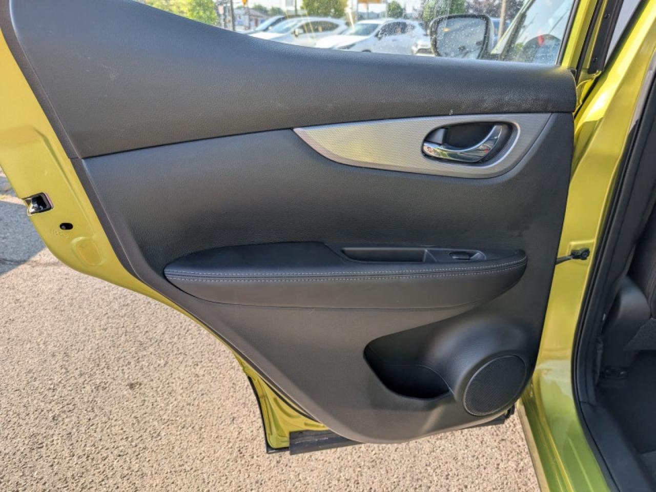 2020 Nissan Qashqai SL Platinum Package  **UNIQUE COLOR** Photo
