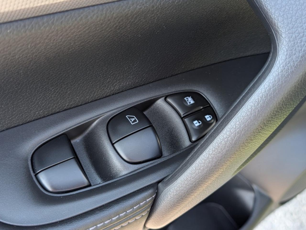 2020 Nissan Qashqai SL Platinum Package  **UNIQUE COLOR** Photo
