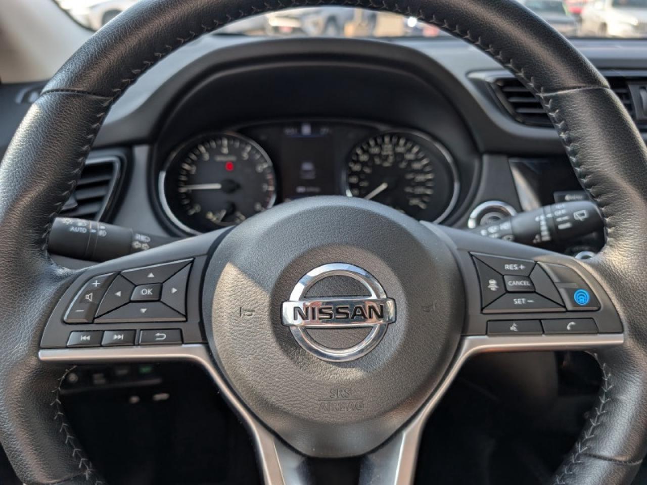 2020 Nissan Qashqai SL Platinum Package  **UNIQUE COLOR** Photo
