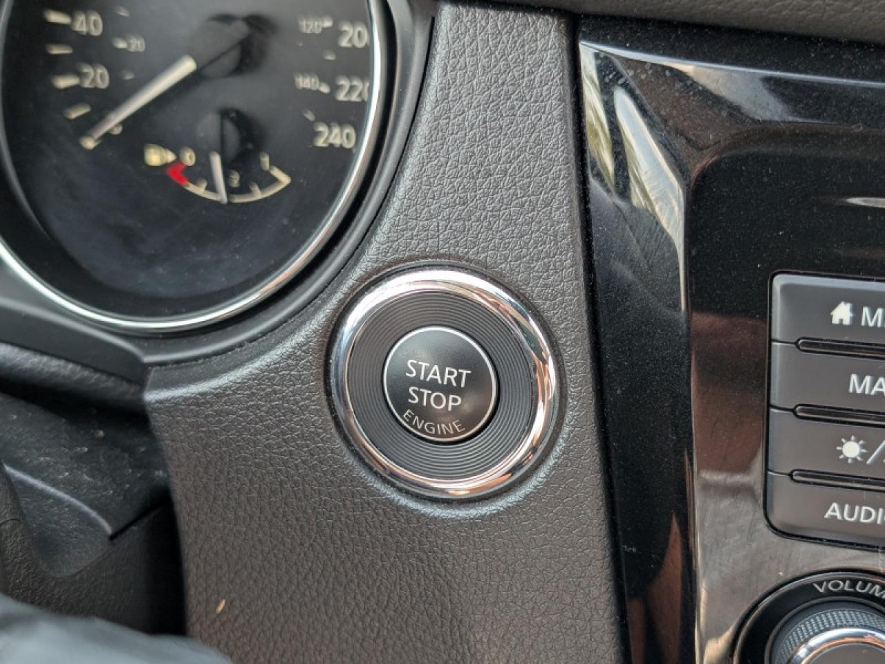 2020 Nissan Qashqai SL Platinum Package  **UNIQUE COLOR** Photo