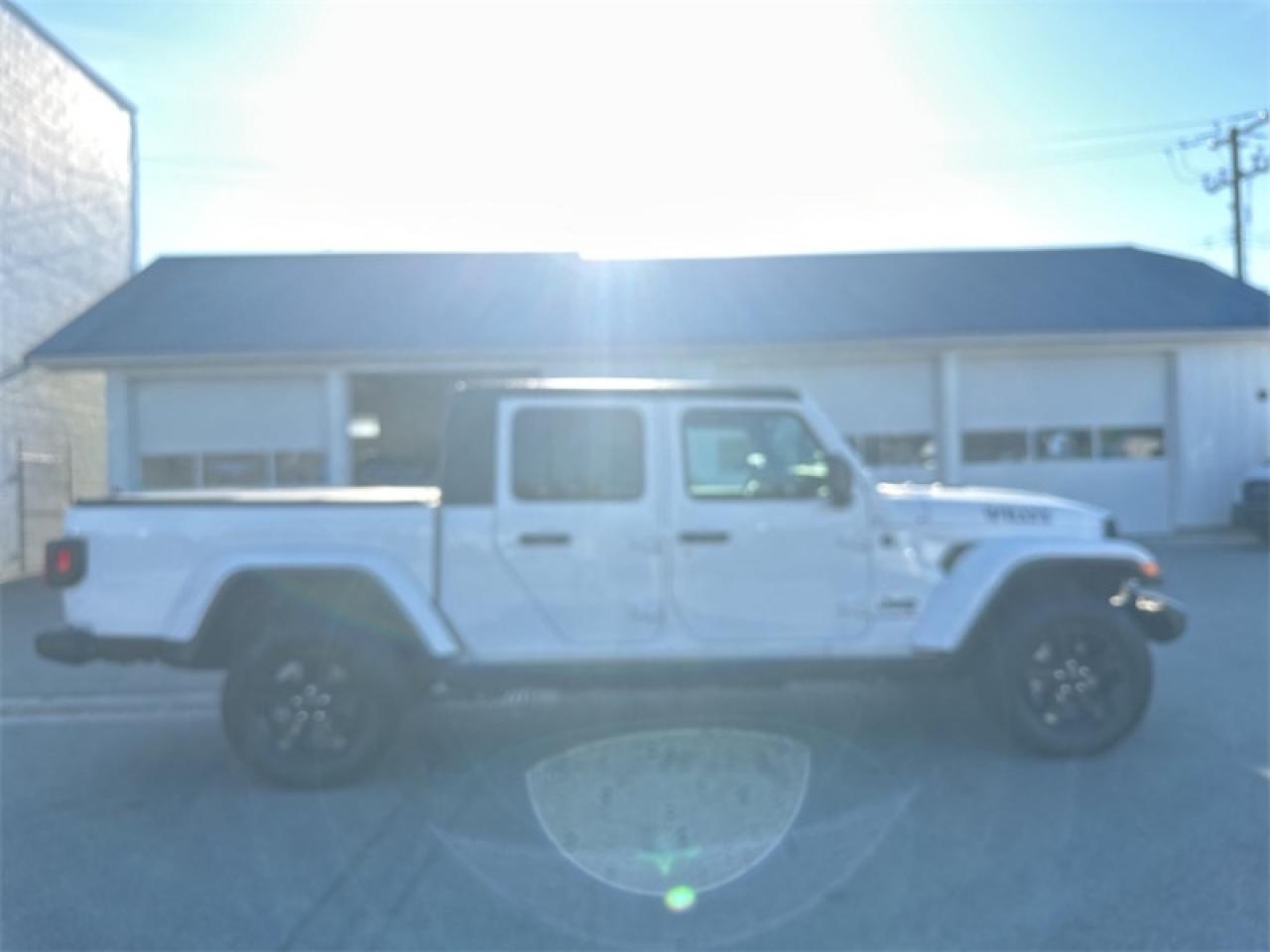 2023 Jeep Gladiator Willys  - Aluminum Wheels Photo5
