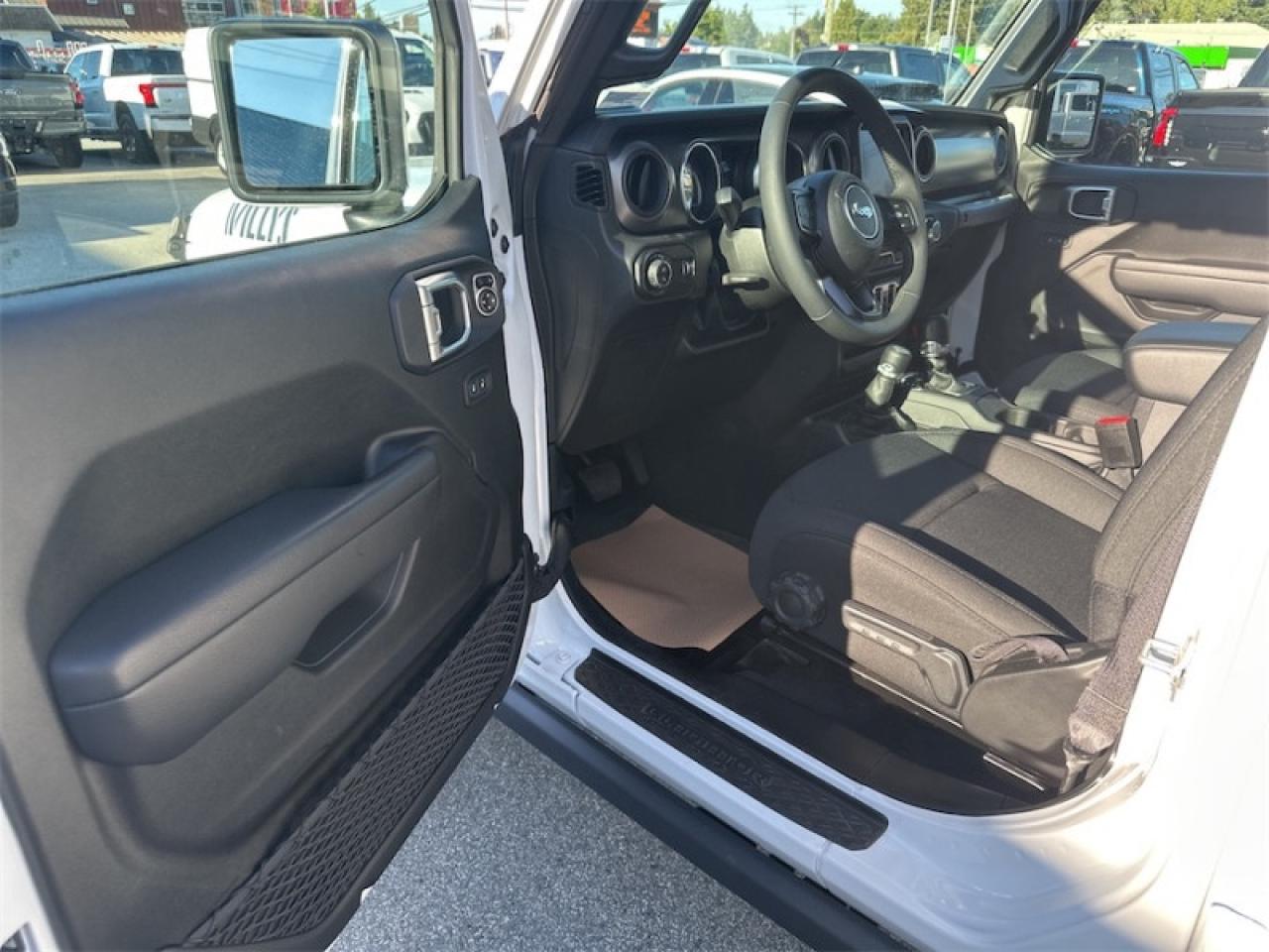 2023 Jeep Gladiator Willys  - Aluminum Wheels Photo5