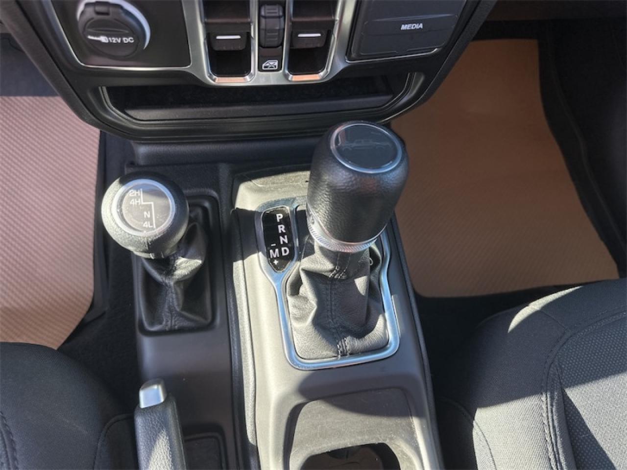 2023 Jeep Gladiator Willys  - Aluminum Wheels Photo5