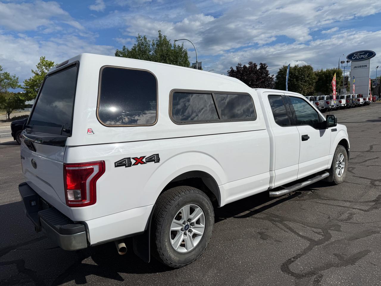 2017 Ford F-150 XLT Photo5