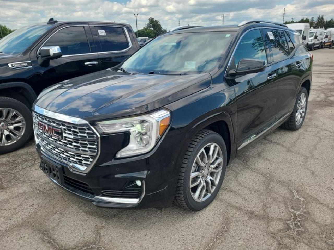 Used 2022 GMC Terrain Denali AWD | Leather | Sunroof | Nav | Cooled + Heated Seats | CarPlay + Android | Rear Cam & More ! for sale in Guelph, ON