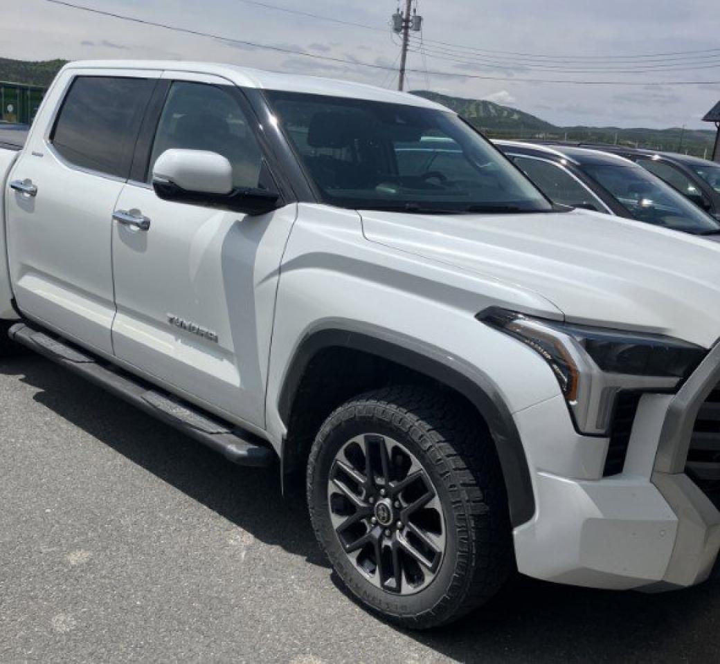 Used 2022 Toyota Tundra Limited Crew 4X4 | Leather | Sunroof | Cooled + Heated Seats | Radar Cruise | BSM | and More ! for sale in Guelph, ON