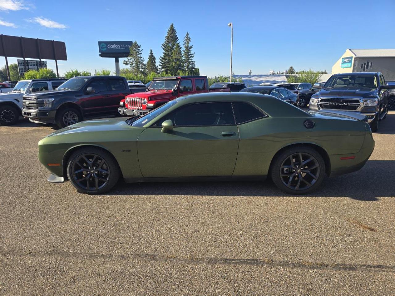 2023 Dodge Challenger R/T RWD Photo4