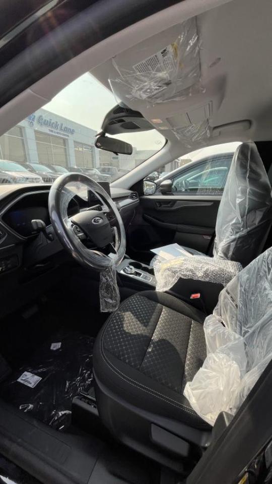 2025 Ford Escape Active Photo2