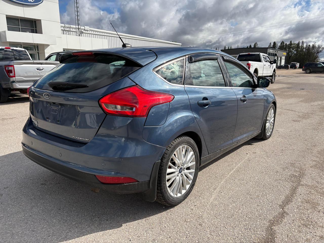 2018 Ford Focus Titanium Hatch Photo5