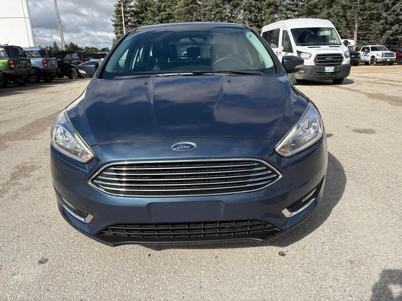 2018 Ford Focus Titanium Hatch Photo2
