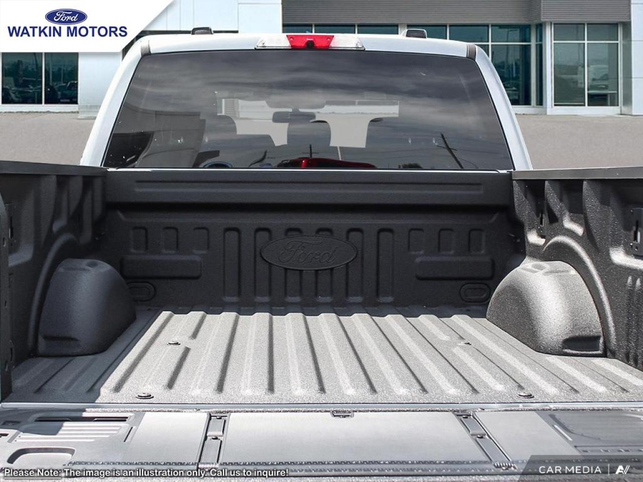 2025 Ford F-150 Lightning XLT Photo6
