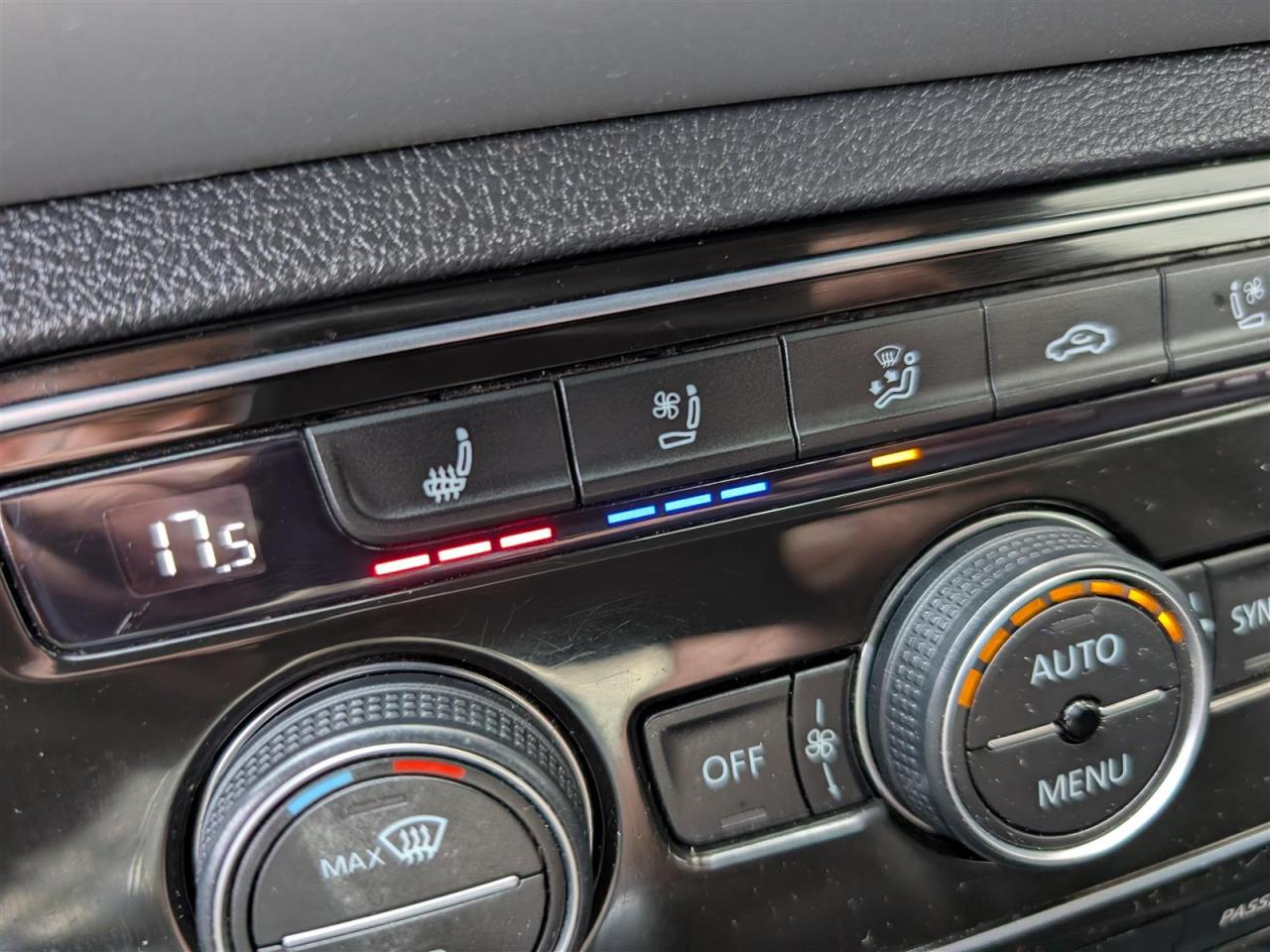 2022 Volkswagen Atlas Cross Sport HIGHLINE AWD - NAVI - PANO ROOF - TECH FEATS