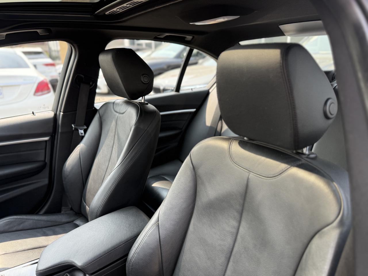 2018 BMW 3 Series 330i //M SPORT | SUNROOF | LOADED Photo