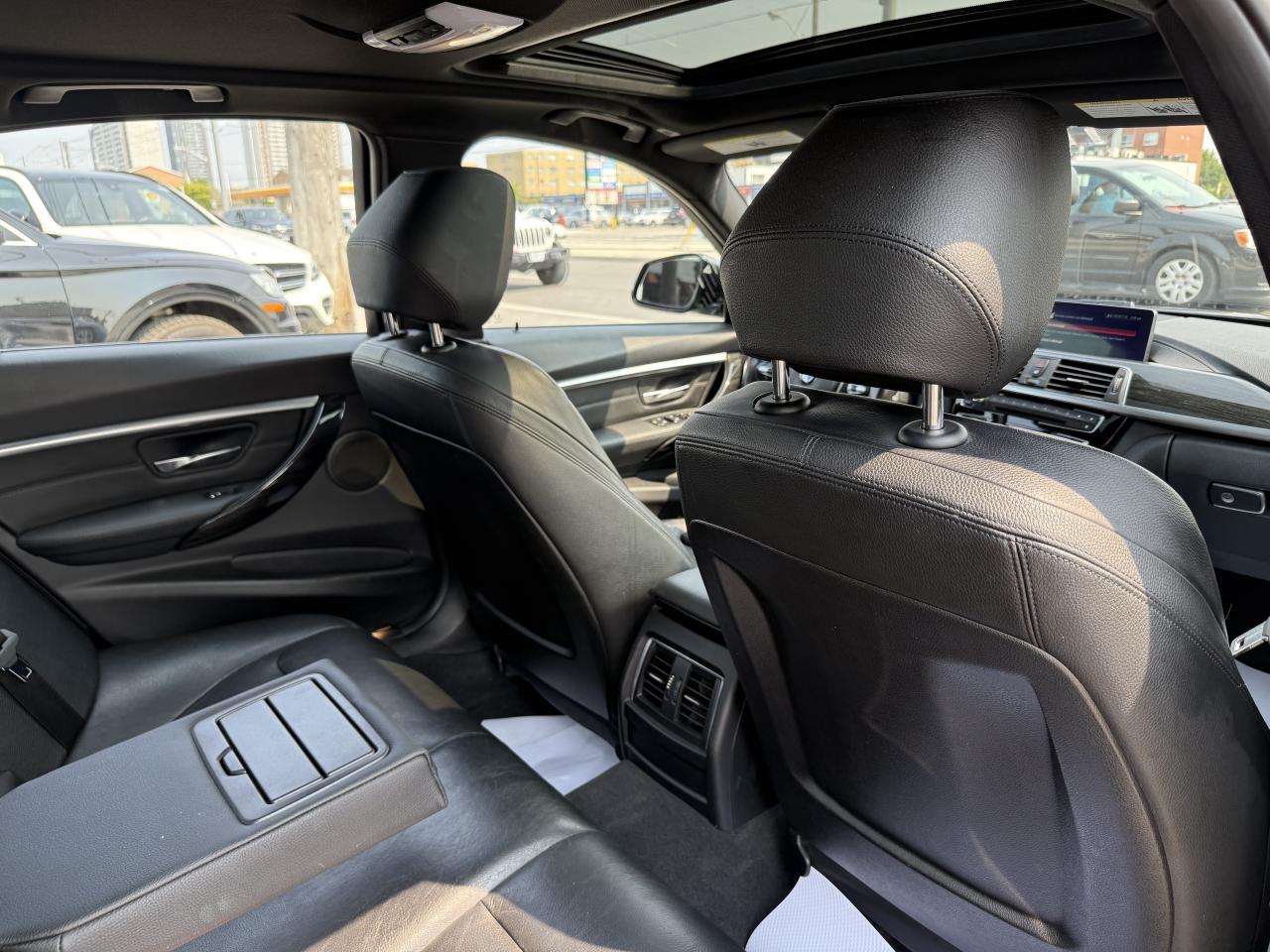2018 BMW 3 Series 330i //M SPORT | SUNROOF | LOADED Photo