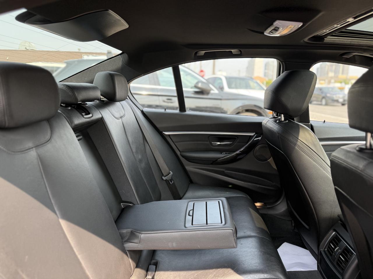 2018 BMW 3 Series 330i //M SPORT | SUNROOF | LOADED Photo