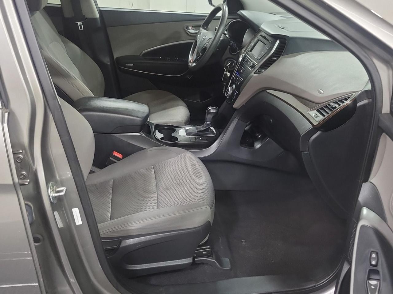 2017 Hyundai Santa Fe Sport SPORT FWD - Photo #4