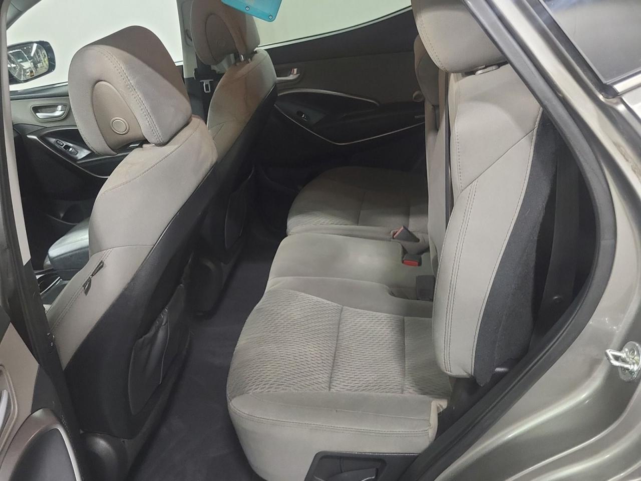 2017 Hyundai Santa Fe Sport SPORT FWD Photo4