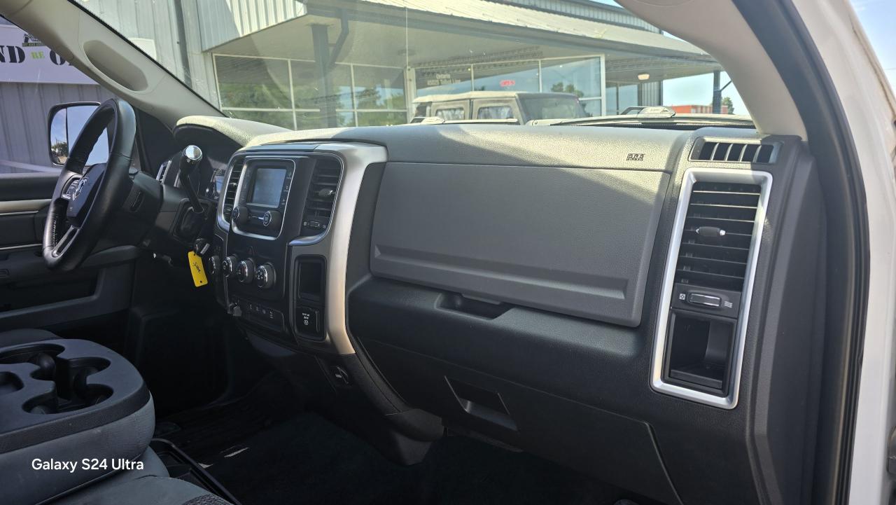 2017 RAM 3500 SLT - Photo #14