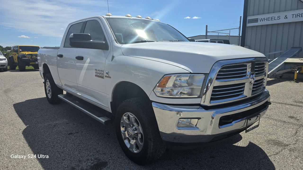 2017 RAM 3500 SLT - Photo #6