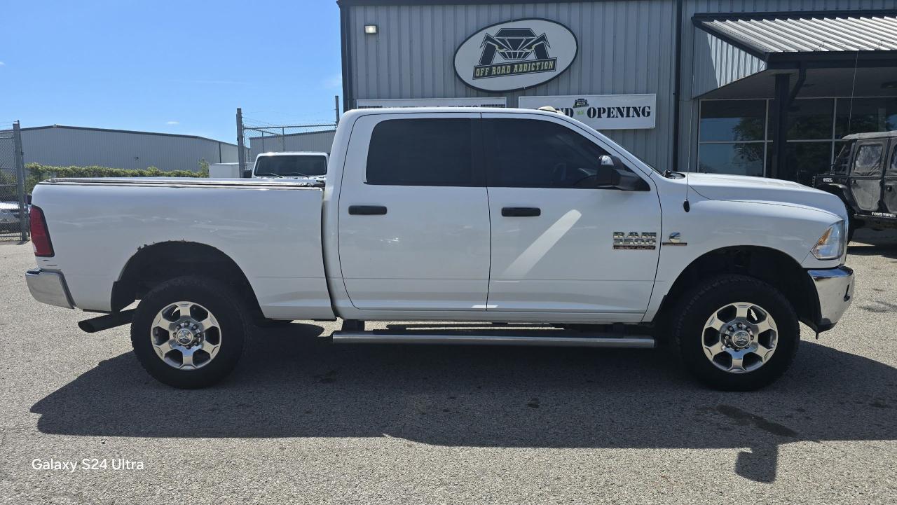 2017 RAM 3500 SLT - Photo #7