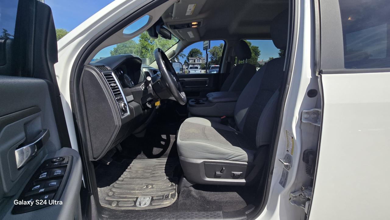 2017 RAM 3500 SLT - Photo #20