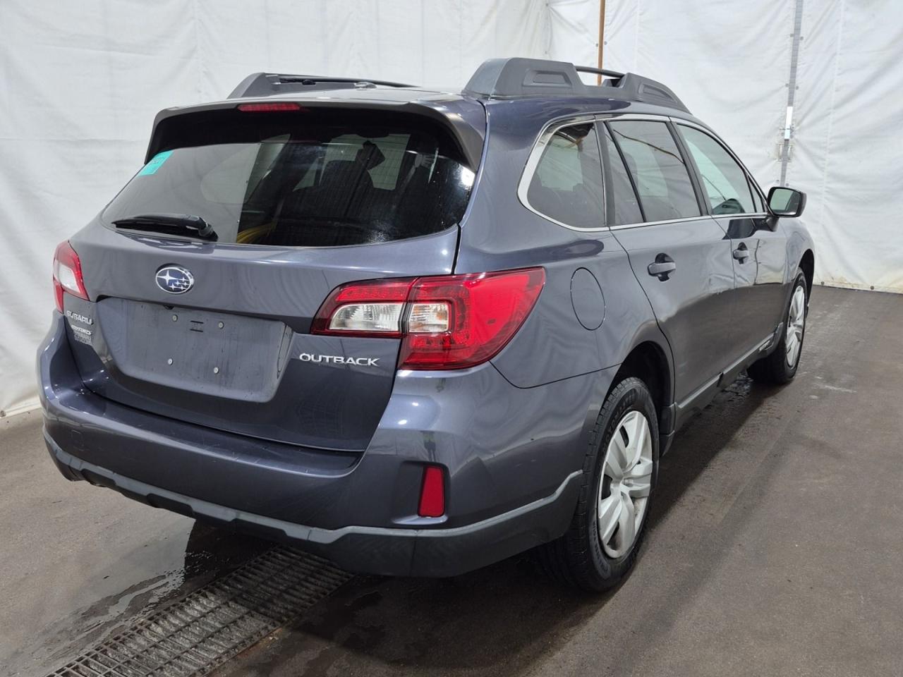 2017 Subaru Outback 2.5i - Photo #2