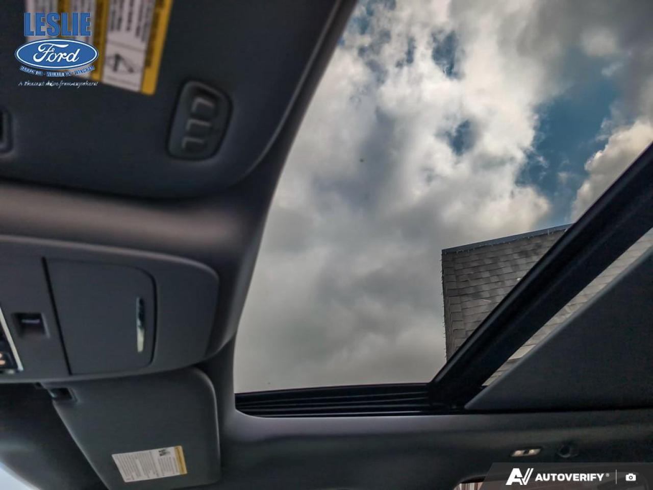 2022 Ford F-150 Lariat 4WD SuperCrew 5.5' Box Photo