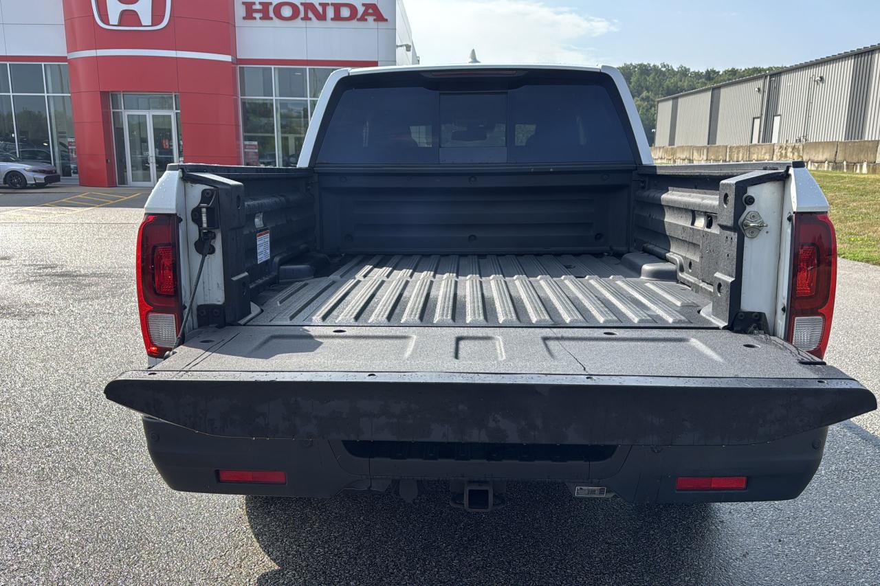 2020 Honda Ridgeline Black Edition Photo4