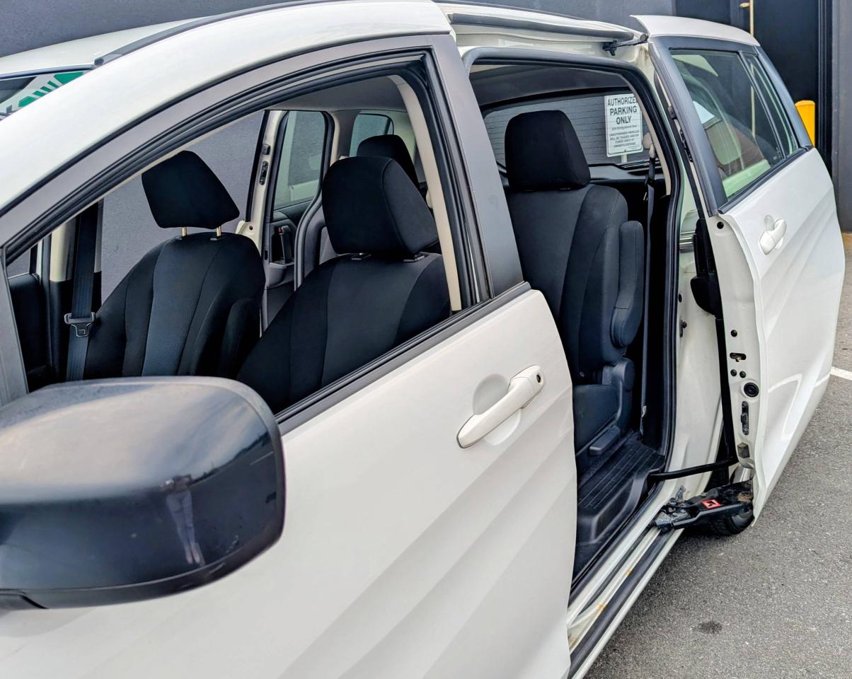 2015 Mazda MAZDA5 Touring Photo4