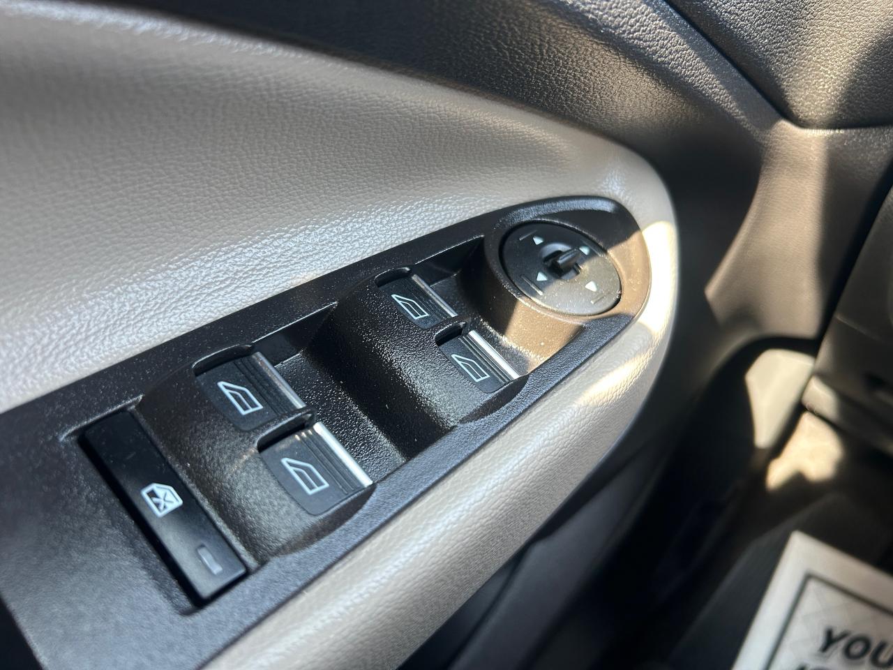 2019 Ford Escape SEL - Photo #9