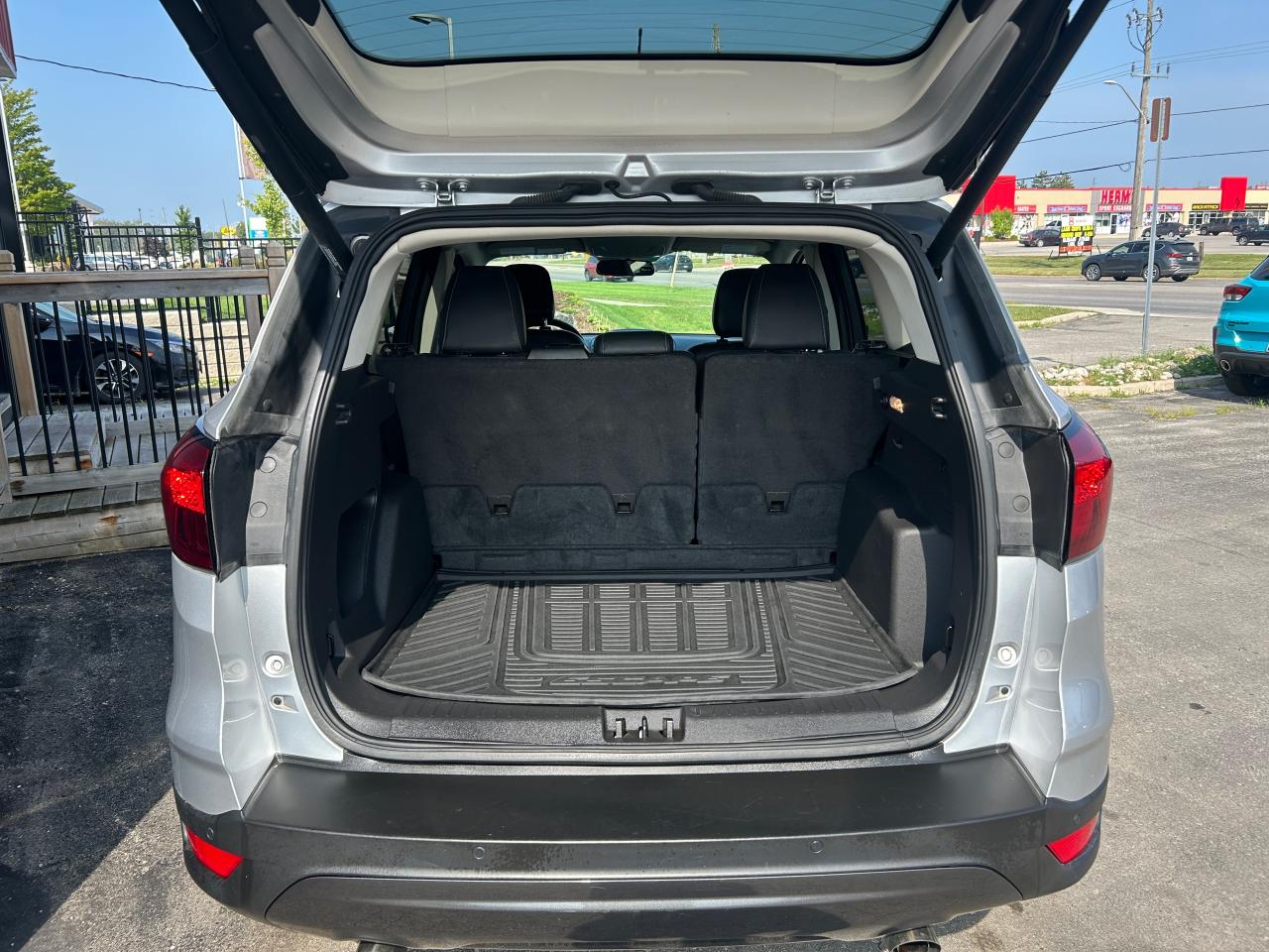 2019 Ford Escape SEL - Photo #5