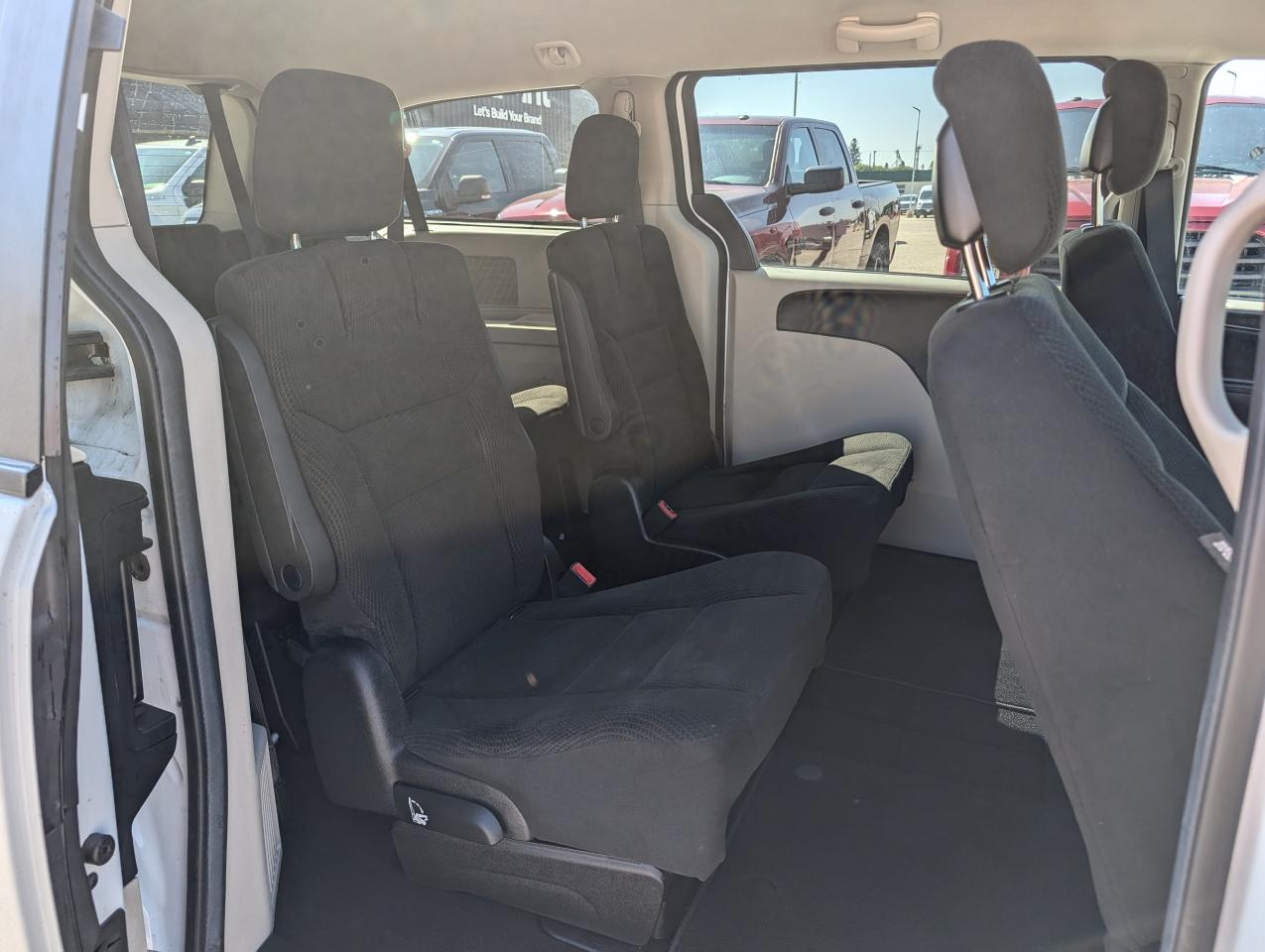 2016 Dodge Grand Caravan SXT | LOW KMS | 7 PASSENGER | Stow 'n Go - Photo #16