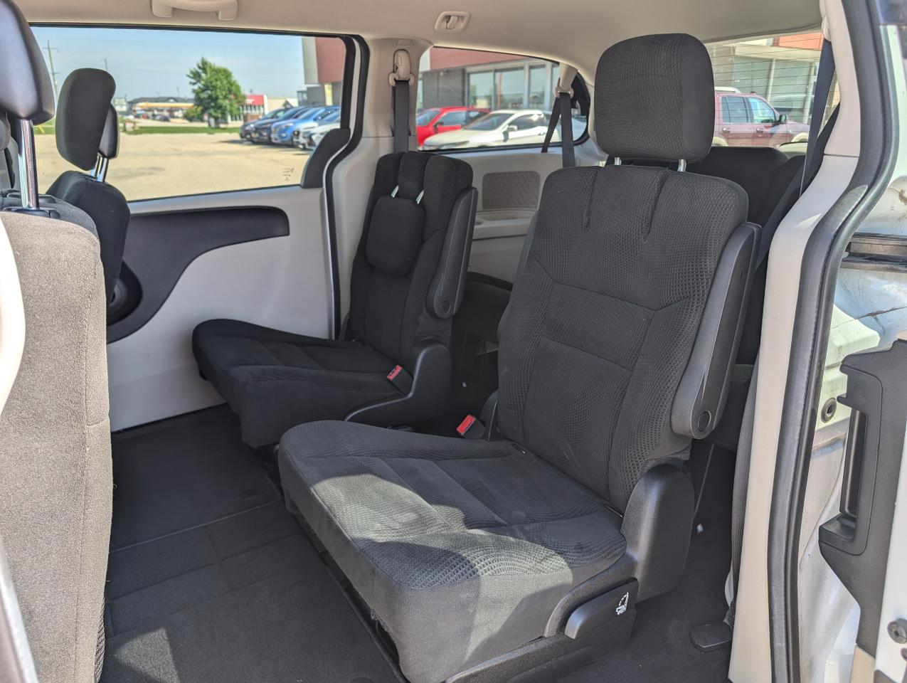 2016 Dodge Grand Caravan SXT | LOW KMS | 7 PASSENGER | Stow 'n Go - Photo #9
