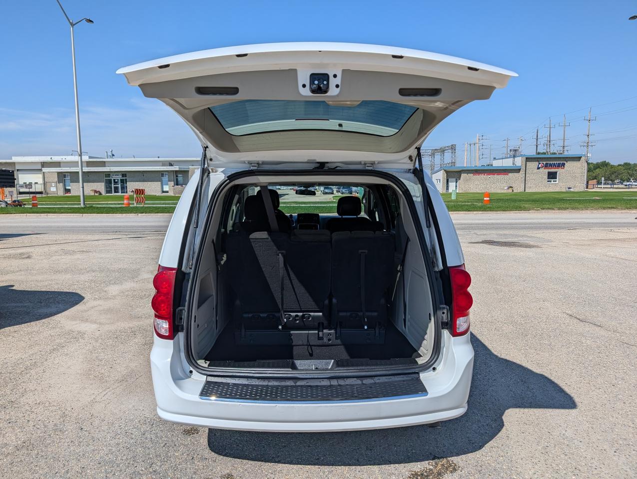 2016 Dodge Grand Caravan SXT | LOW KMS | 7 PASSENGER | Stow 'n Go - Photo #14